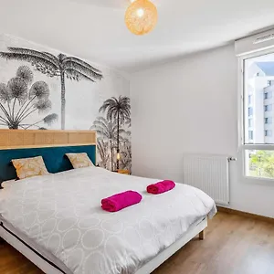 https://nice-flat-with-terrace-and-balneo-tub-nearby-annecy.hotels-rhonealpes.com